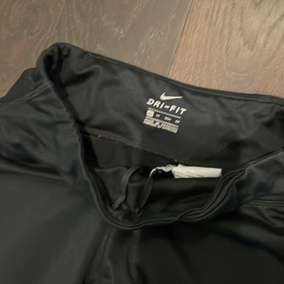 Nike Crop Drawstring Capris - Picture 3 of 8